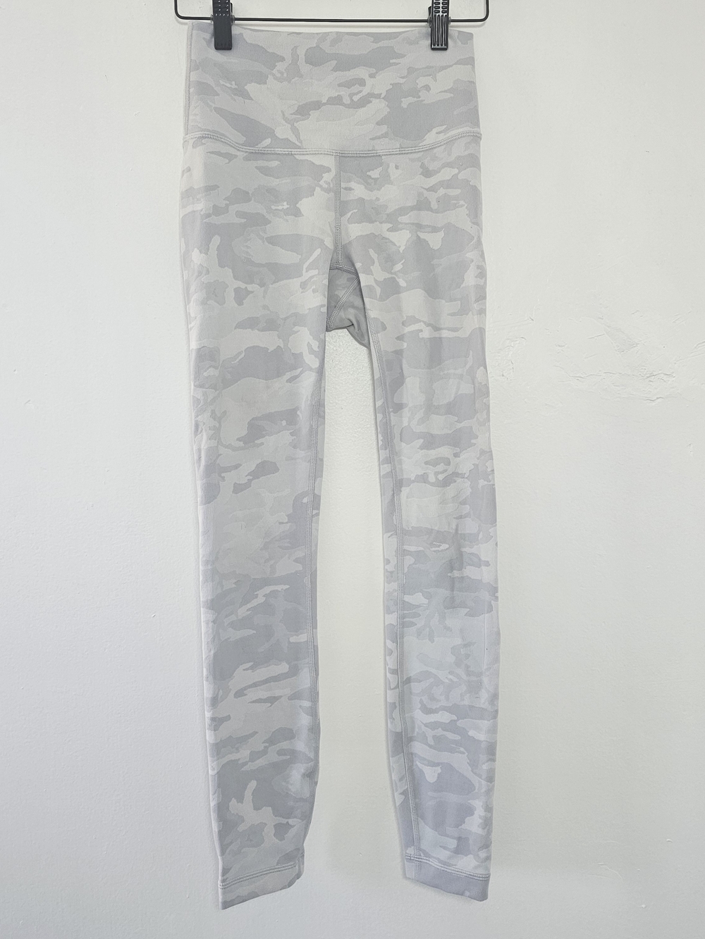 Lululemon Incognito Camo Jacquard Alpine White Straight Leggings
